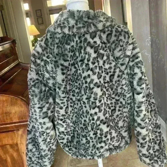 Lucky Brand Black and White Teddy Jacket - Picture 9 of 10